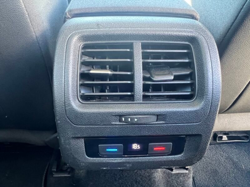 VOLKSWAGEN Touran 2.0 tdi sport