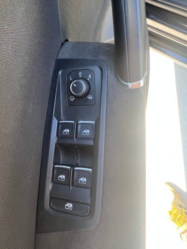 VOLKSWAGEN Touran 2.0 tdi sport