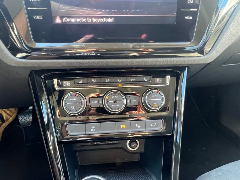 VOLKSWAGEN Touran 2.0 tdi sport