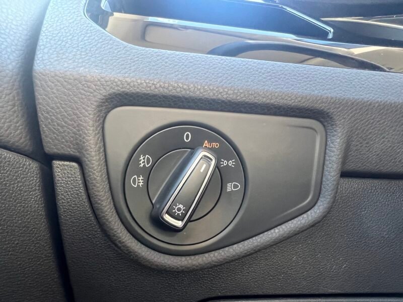 VOLKSWAGEN Touran 2.0 tdi sport