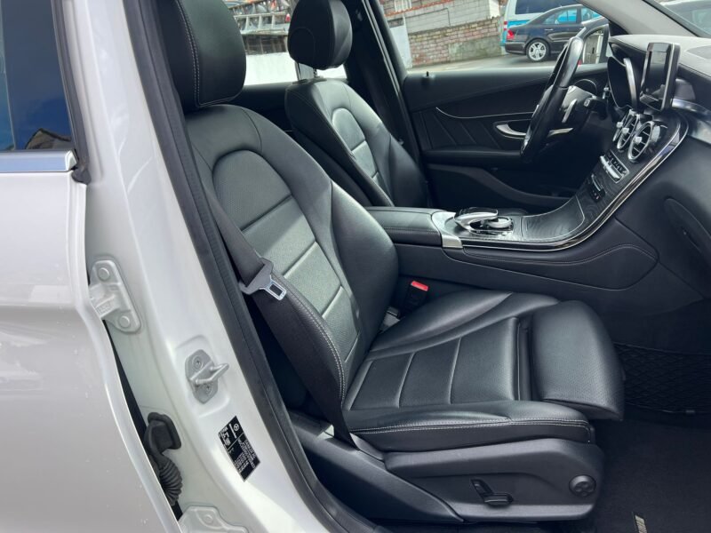 Mercedes Clase GLC 220 BlueTEC Sportive AMG Estate 5p.