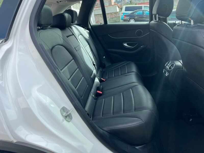 Mercedes Clase GLC 220 BlueTEC Sportive AMG Estate 5p.
