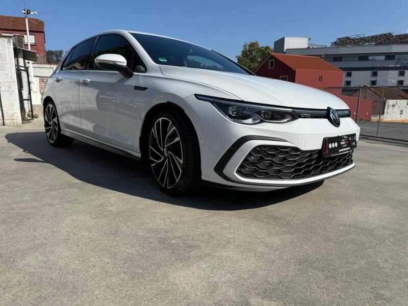 VOLKSWAGEN Golf Gtd 2.0 tdi 200cv