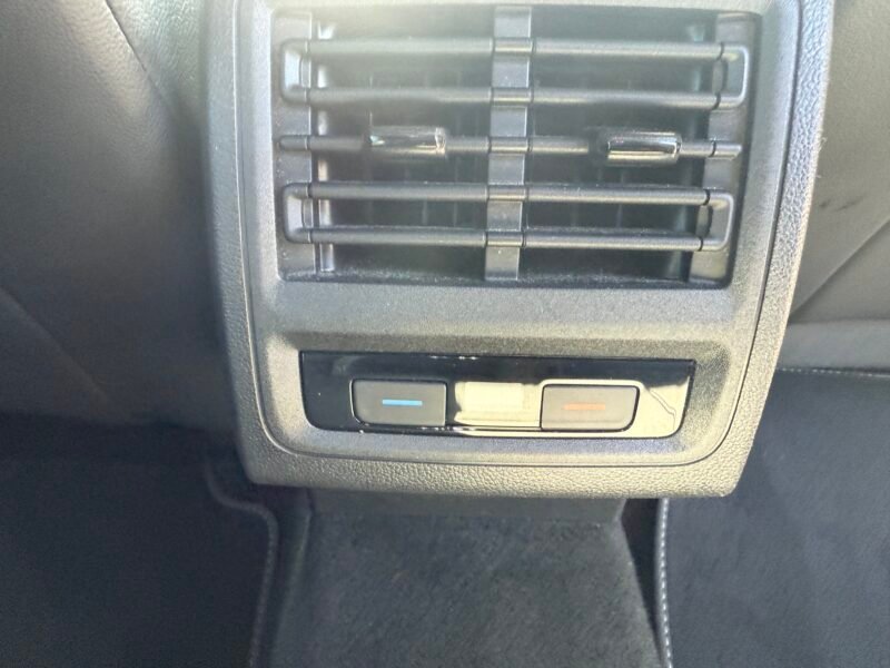 VOLKSWAGEN Golf Gtd 2.0 tdi 200cv