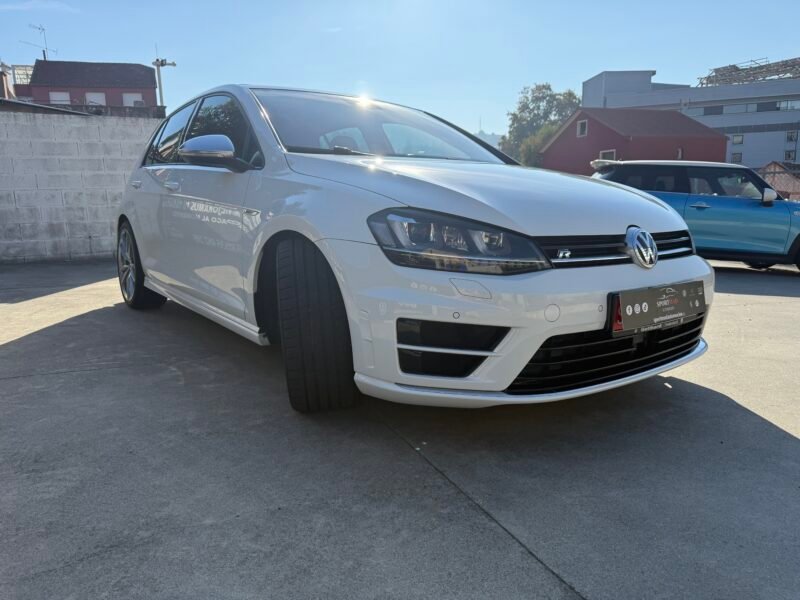 VOLKSWAGEN Golf R 300CV