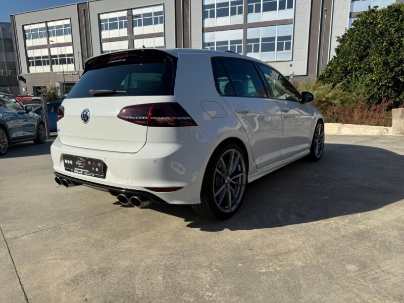 VOLKSWAGEN Golf R 300CV