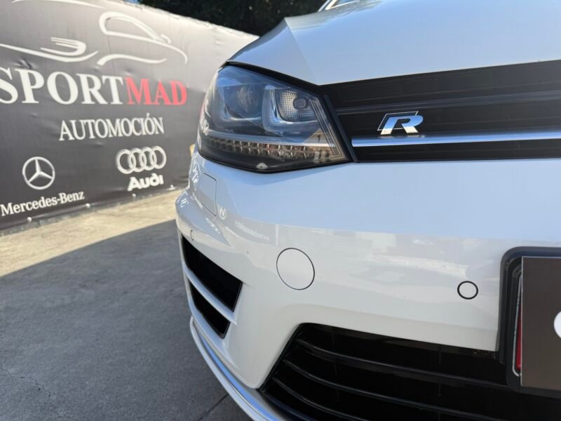 VOLKSWAGEN Golf R 300CV