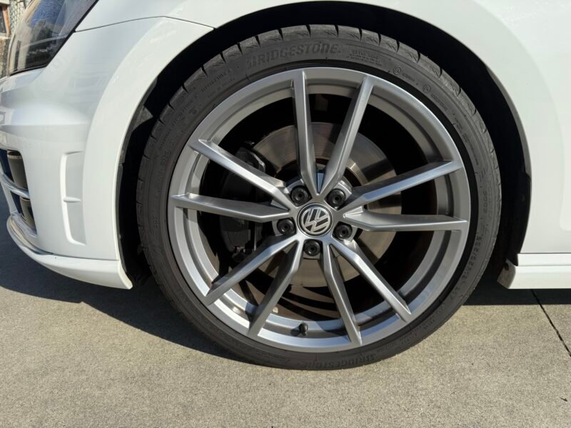 VOLKSWAGEN Golf R 300CV