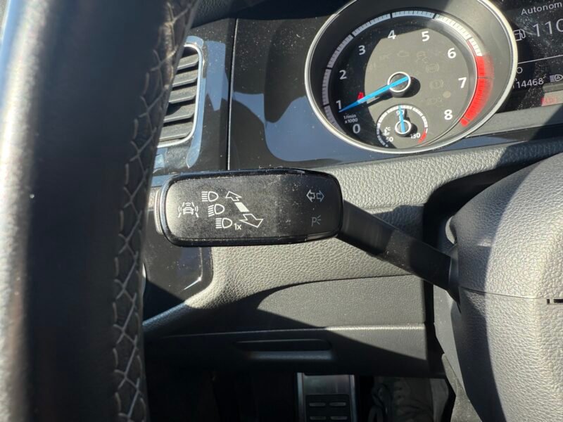 VOLKSWAGEN Golf R 300CV