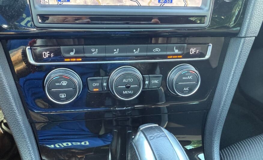VOLKSWAGEN Golf R 300CV
